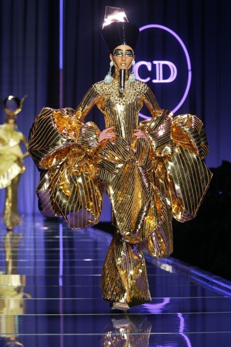 2004 Haute-Couture fashion show: Christian Dior - Paris