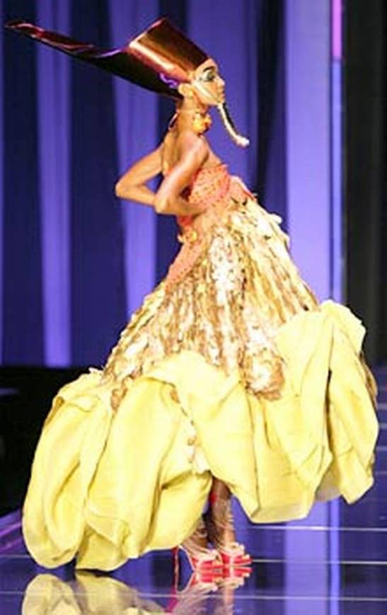 Christian+Dior+couture+show+by+John+Galliano